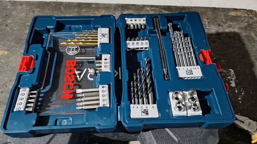 Set de Mechas y Puntas Bosch X-Line 33 Piezas - Maletín Premium